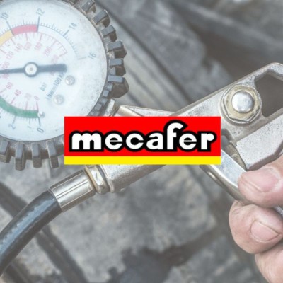 Logo Mecafer sur fond illustration main 