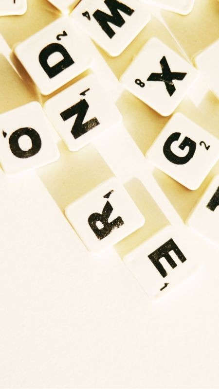 Lettres en vrac pour illustrer la notion de mot-clé dans la rédaction web