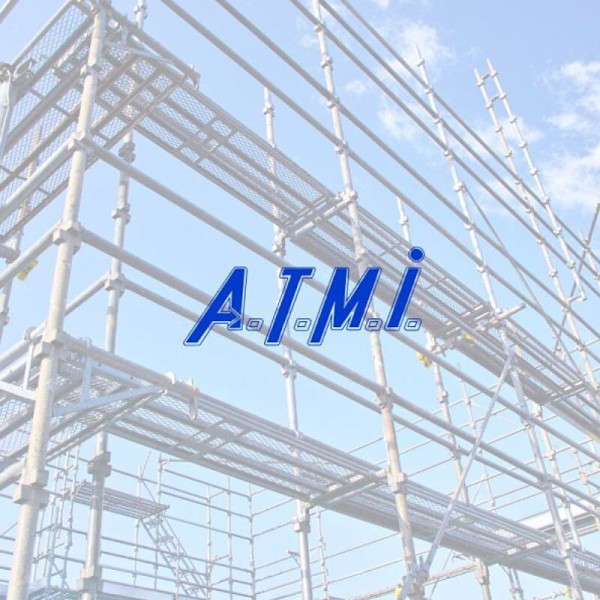 ATIM logo avec fond illustrant bâtiment et ciel bleu 