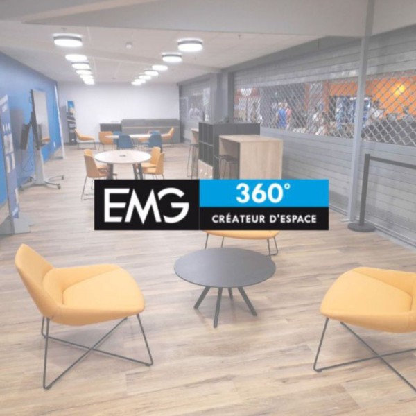 Logo de la société EMG sur fond illustrant un bureau 