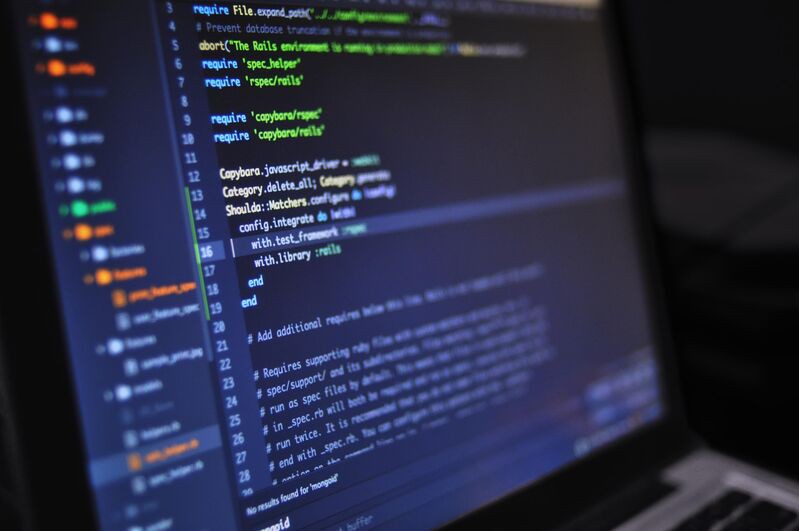 Image de ligne de code pour le développement d'une application sur mesure par Imagine Développement à Vienne en Isère (38)