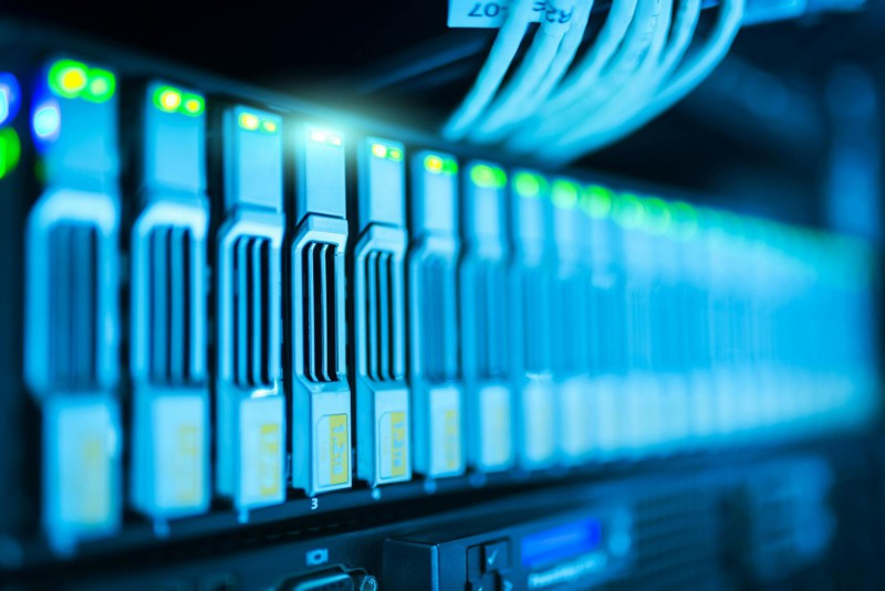 Image montrant des serveurs informatiques 